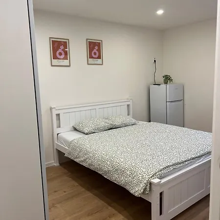 Simple & Stylish Апартаменты *